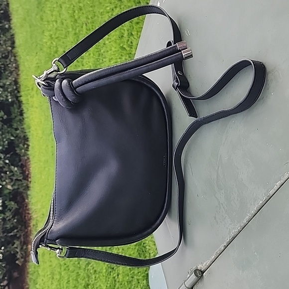 Vincent Camuto The Basha Black Leather Crossbody/ Shoulder Bag - Picture 1 of 15